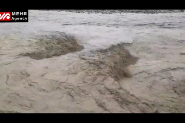 بارش شدید باران در مناطق مختلف استان/ اختلال تردد در برخی نقاط