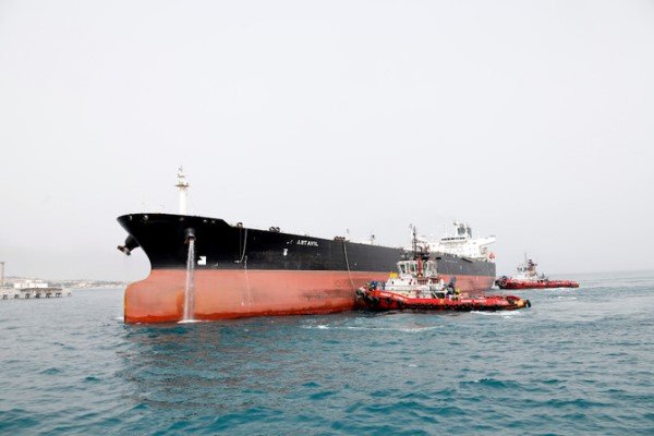 ۹۷۰۰ تریلیون تومان فرآورده‌های نفتی از مرزهای آبی بوشهر صادر شد
