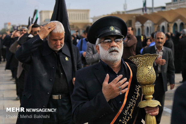 دسته عزاداری خادمان حرم حضرت معصومه(س) در سالروز شهادت امام رضا(ع)