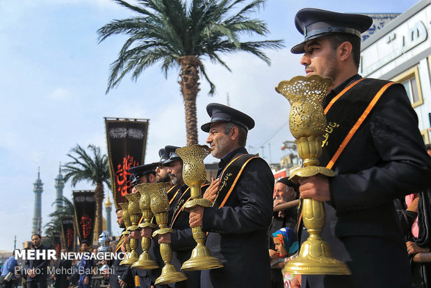 دسته عزاداری خادمان حرم حضرت معصومه(س) در سالروز شهادت امام رضا(ع)