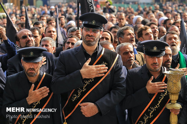 دسته عزاداری خادمان حرم حضرت معصومه(س) در سالروز شهادت امام رضا(ع)