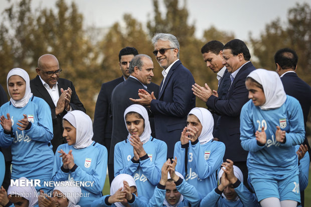 شیخ سلمان به جهانگیری گفت در صورت دخالت دولت فوتبال تعلیق می‌شود