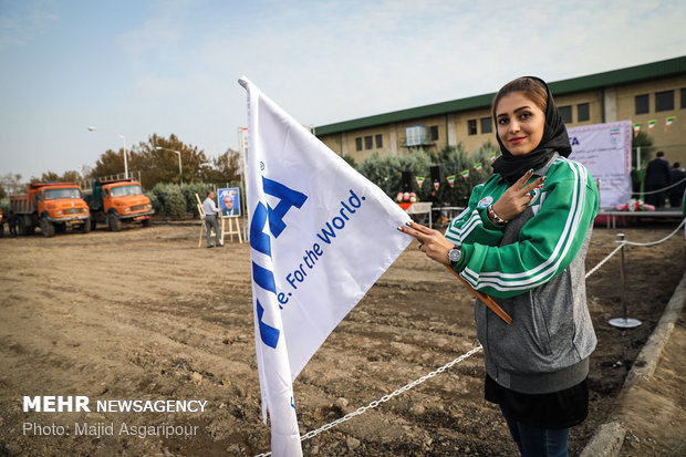 بازدید شیخ سلمان از آکادمی تیم های ملی