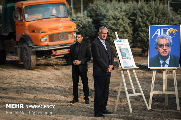 بازدید شیخ سلمان از آکادمی تیم های ملی