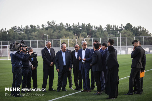 بازدید شیخ سلمان از آکادمی تیم های ملی