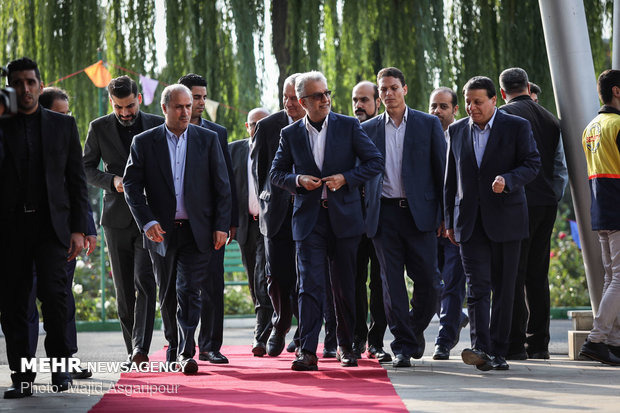 بازدید شیخ سلمان از آکادمی تیم های ملی