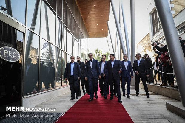 بازدید شیخ سلمان از آکادمی تیم های ملی