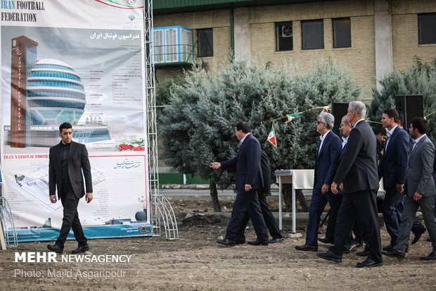 بازدید شیخ سلمان از آکادمی تیم های ملی