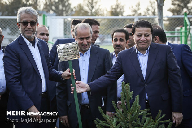 بازدید شیخ سلمان از آکادمی تیم های ملی