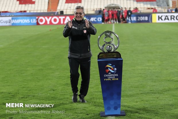 Persepolis, Kashima Antlers coaches photos with ACL cup