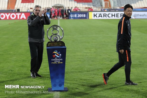 Persepolis, Kashima Antlers coaches photos with ACL cup