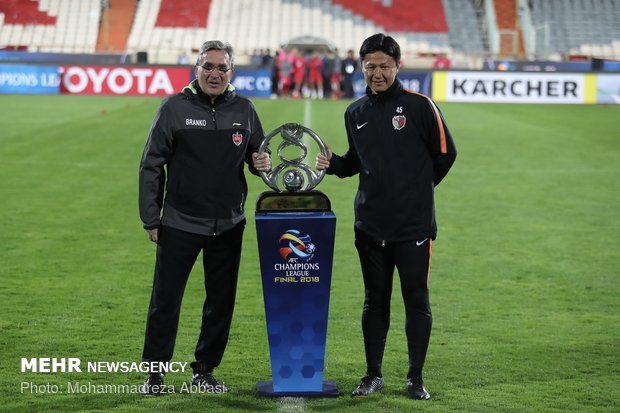 Persepolis, Kashima Antlers coaches photos with ACL cup