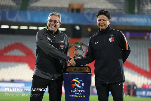 Persepolis, Kashima Antlers coaches photos with ACL cup