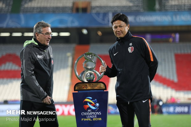 Persepolis, Kashima Antlers coaches photos with ACL cup