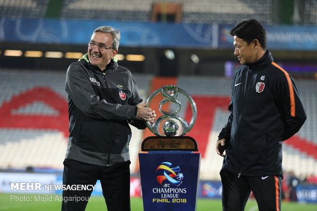 Persepolis, Kashima Antlers coaches photos with ACL cup