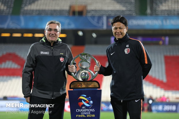 Persepolis, Kashima Antlers coaches photos with ACL cup