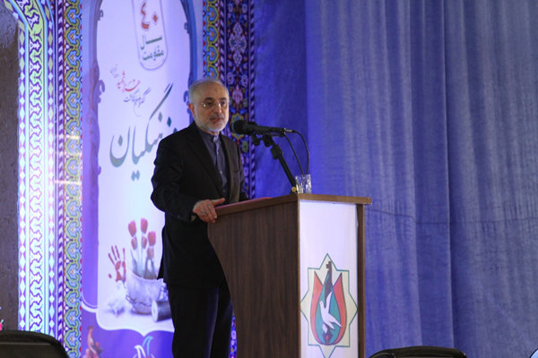 صالحي: الهدف الأول للاستكبار العالمي يتثمل في عودة إيران إلى الفلك السياسي للهيمنة