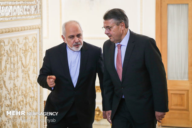 Zarif's meetings with UNWTO chief, German ex-FM