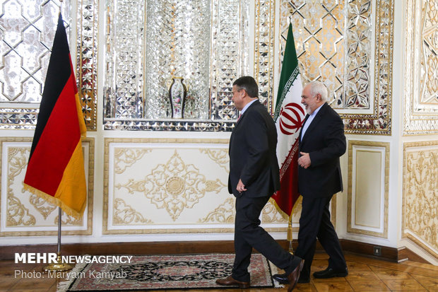 Zarif's meetings with UNWTO chief, German ex-FM