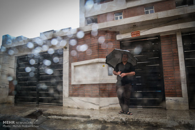 Flooded thoroughfares in SW Iran after severe rainfall 