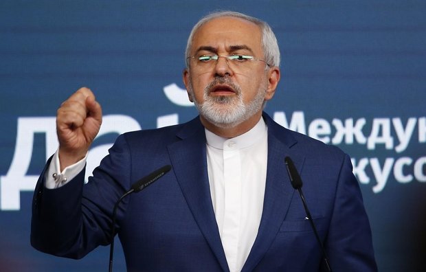 ظريف يعدّد المبادرات الدبلوماسية الإيرانية للحلول السلمية على مستوى العالم