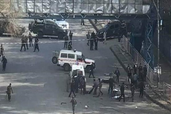 کابل میں خودکش دھماکے میں 10 افراد ہلاک
