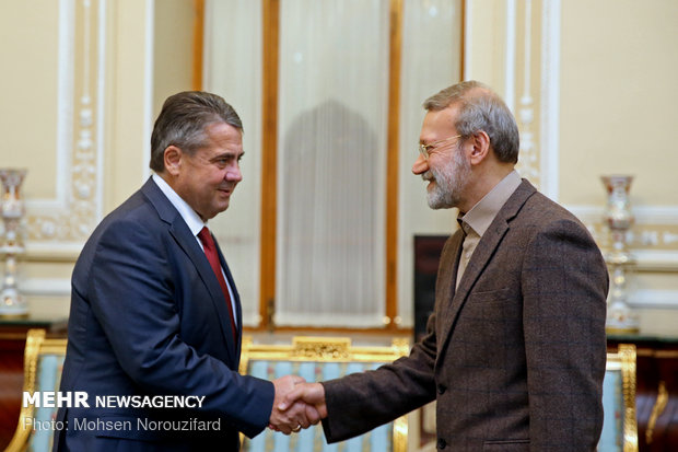 Larijani, former German FM meet in Tehran