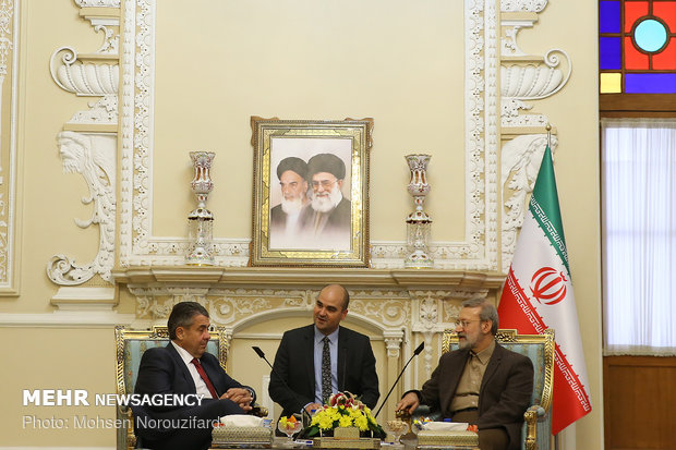 Larijani, former German FM meet in Tehran