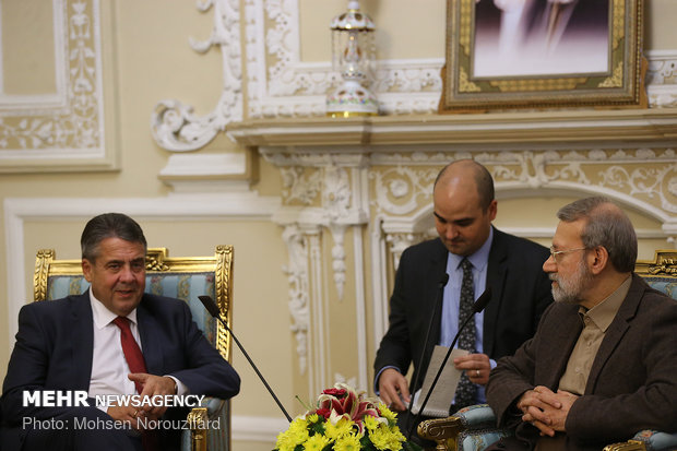 Larijani, former German FM meet in Tehran