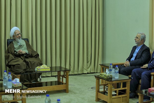 دیدار رئیس ستاد مبارزه با مواد مخدر با مراجع تقلید در قم