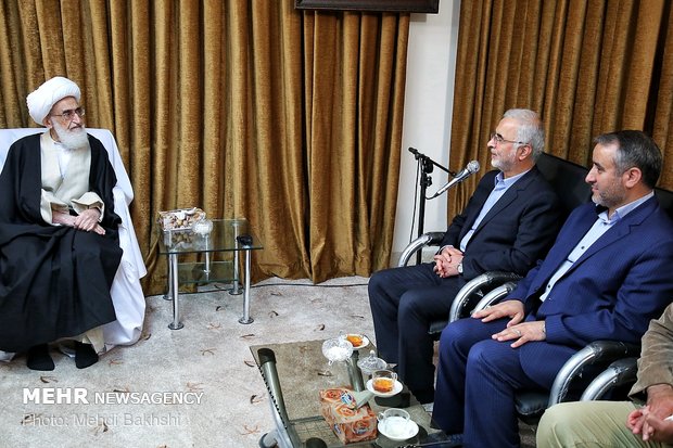 دیدار رئیس ستاد مبارزه با مواد مخدر با مراجع تقلید در قم