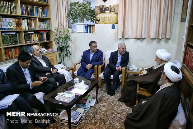دیدار رئیس ستاد مبارزه با مواد مخدر با مراجع تقلید در قم