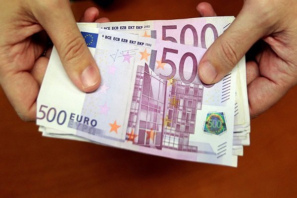 جزئیات نرخ رسمی انواع ارز/قیمت یورو کاهش یافت