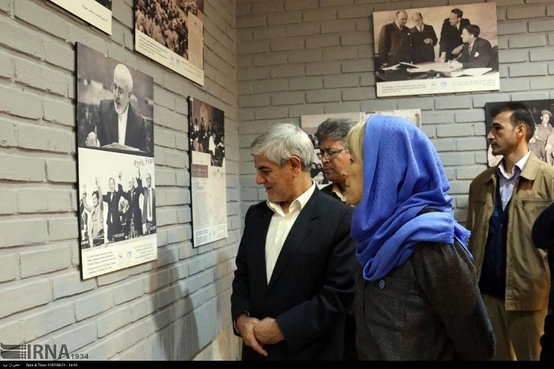 UNIC director Maria Dotsenko and a number of East Azarbaijan provincial officials visit an exhibition of photos and documents on 73 years of relations between Iran and the United Nations at the 22 Bah