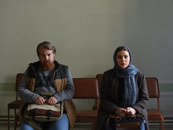Alireza Motamedi and Sahar Dowlatshahi act in a scene from “Reza”. 