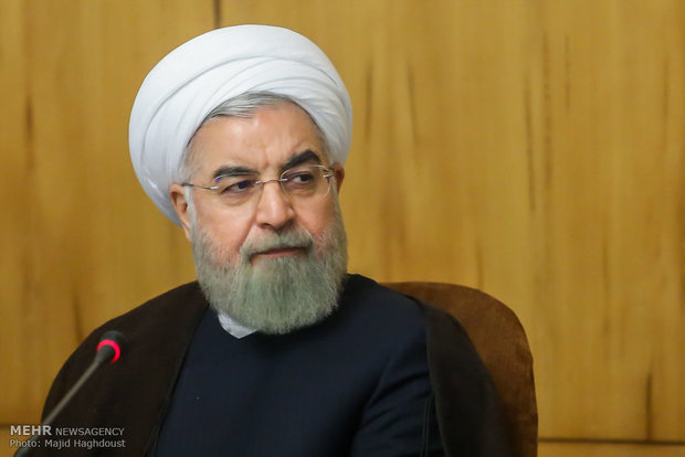 روحاني يتعهد بتجاوز أزمة كورونا في أقل فترة ممكنة 