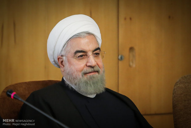 روحاني يأمر الأجهزة التنفيذية بقطع خطوات جادة لتعزيز قطاع الانتاج