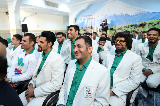 Leader meets Iranian medalist of 2018 Asian Para Games