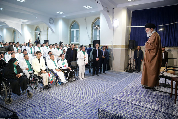 Leader meets Iranian medalist of 2018 Asian Para Games