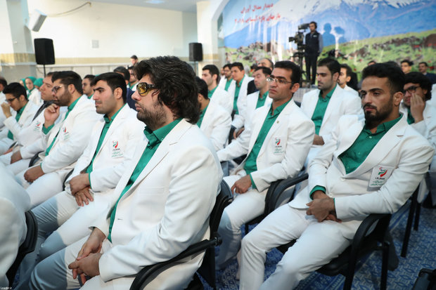 Leader meets Iranian medalist of 2018 Asian Para Games