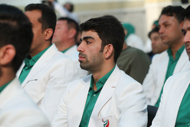 Leader meets Iranian medalist of 2018 Asian Para Games