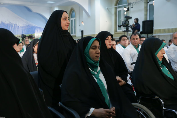 Leader meets Iranian medalist of 2018 Asian Para Games