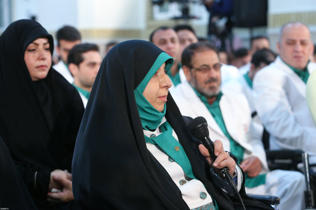 Leader meets Iranian medalist of 2018 Asian Para Games
