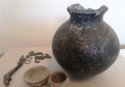 File photo depicts ancient Iranian relics