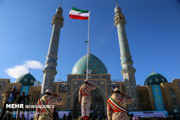 صبحگاه مشترک نیروهای مسلح استان قم در مسجد مقدس جمکران