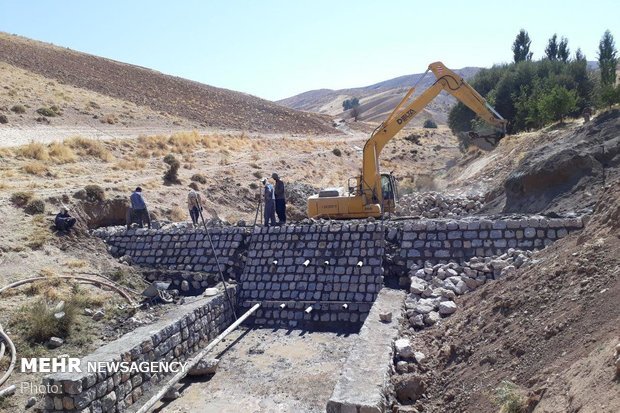 طرح کنترل سیلاب در یک هزار و ۱۵۵ متر مکعب مساحت زنجان اجرا شد