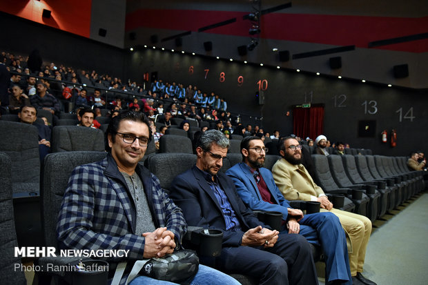 نشست خبری و اکران انیمیشن در مسیر باران در سینمای هویزه مشهد