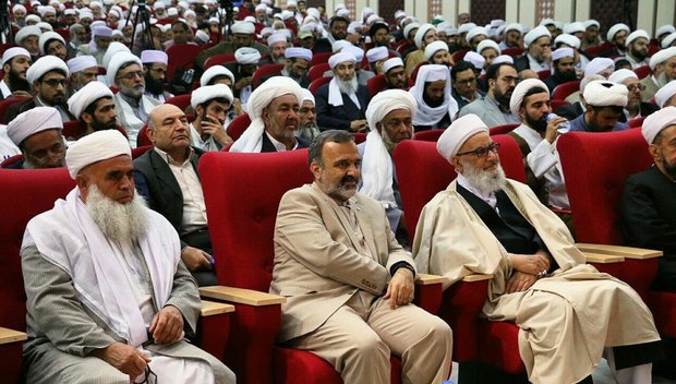 برگزاری گردهمایی روحانیون شیعه و سنی در کرمانشاه