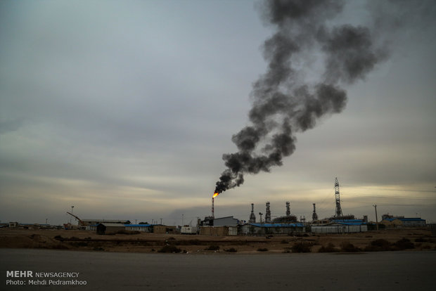 اهواز در محاصره دودکش های نفت