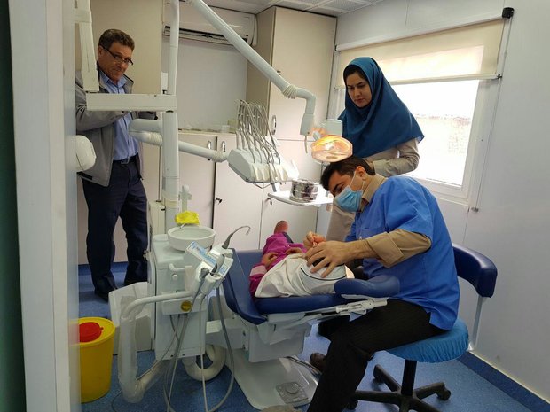 ارائه خدمات دندانپزشکی به ساکنان مناطق محروم حاشیه مشهد